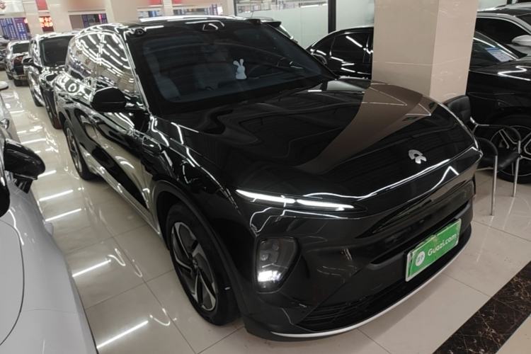 Used Nio ES8 2023 75 kWh Executive Edition Front Right 45 Deg