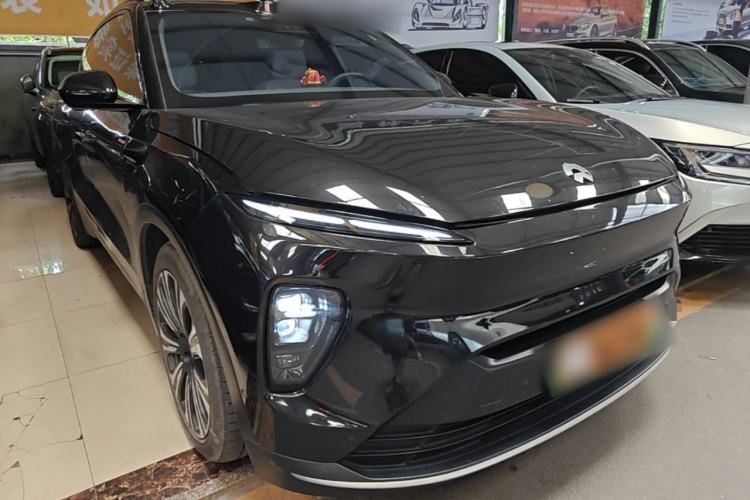 Used Nio ES8 2023 75 kWh Front Right 45 Deg