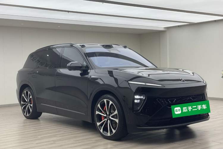 Used Nio ES8 2023 75 kWh Executive Edition Front Right 45 Deg