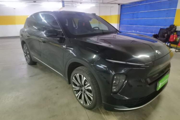 Used Nio ES8 2023 75 kWh Executive Edition Front Right 45 Deg