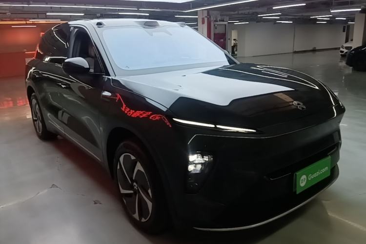Used Nio ES8 2023 75 kWh Executive Edition Front Right 45 Deg