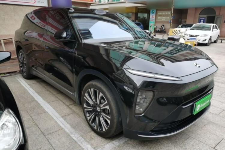 Used Nio ES8 2023 75 kWh Executive Edition Front Right 45 Deg