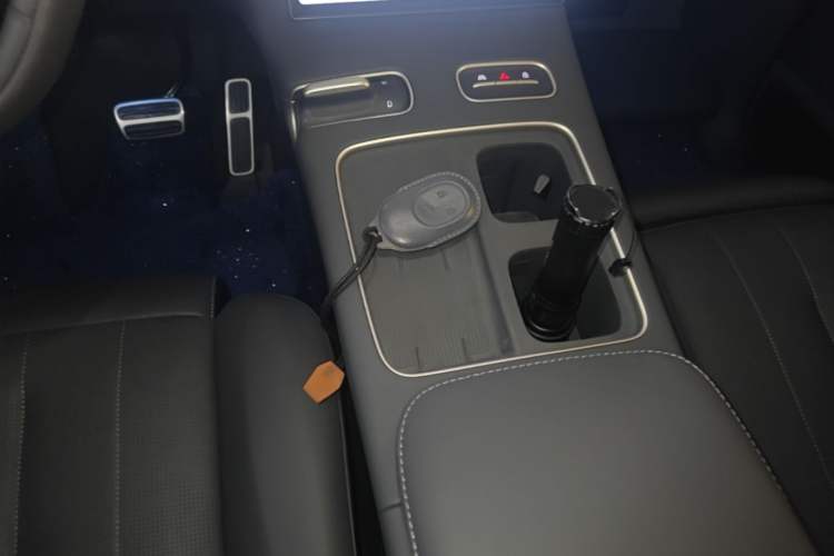 Used Nio ES8 2023 100kWh Signature Edition Gear Lever
