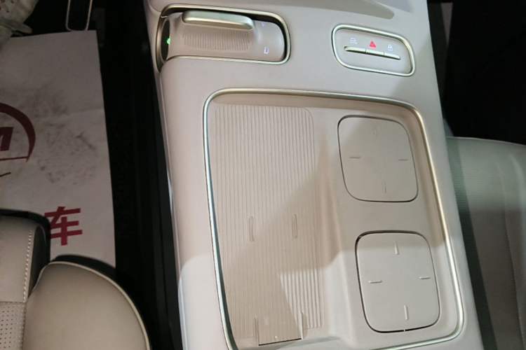 Used Nio ES8 2023 100kWh Executive Edition Gear Lever