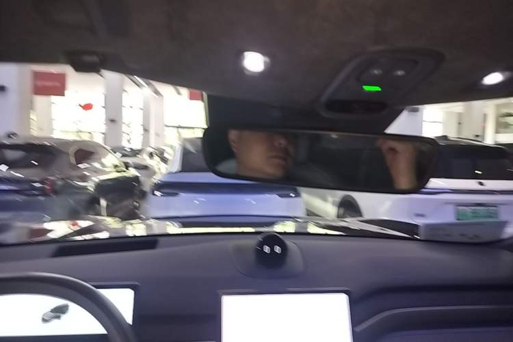 Used Nio ES8 2023 75 kWh Headliner