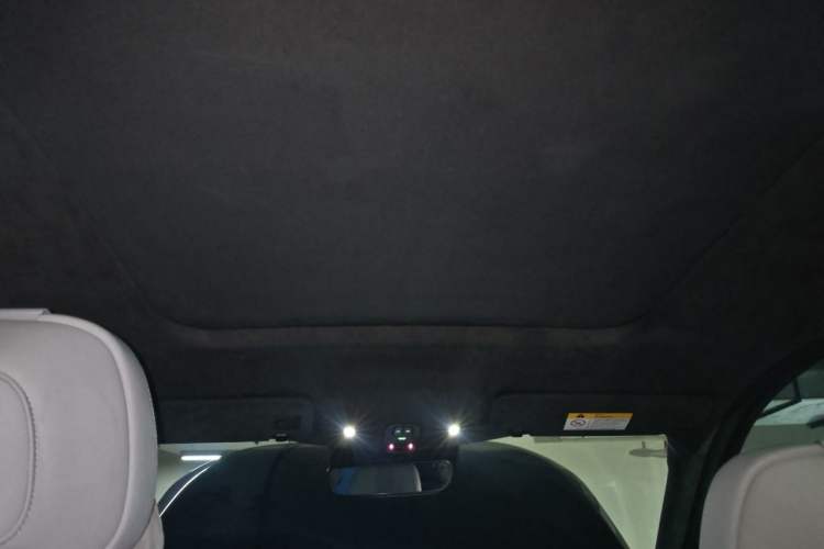 Used Nio ES8 2023 75 kWh Headliner