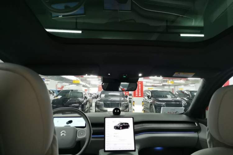 Used Nio ES8 2023 100kWh Signature Edition Headliner