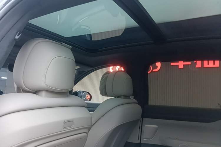 Used Nio ES8 2023 75 kWh Executive Edition Headliner