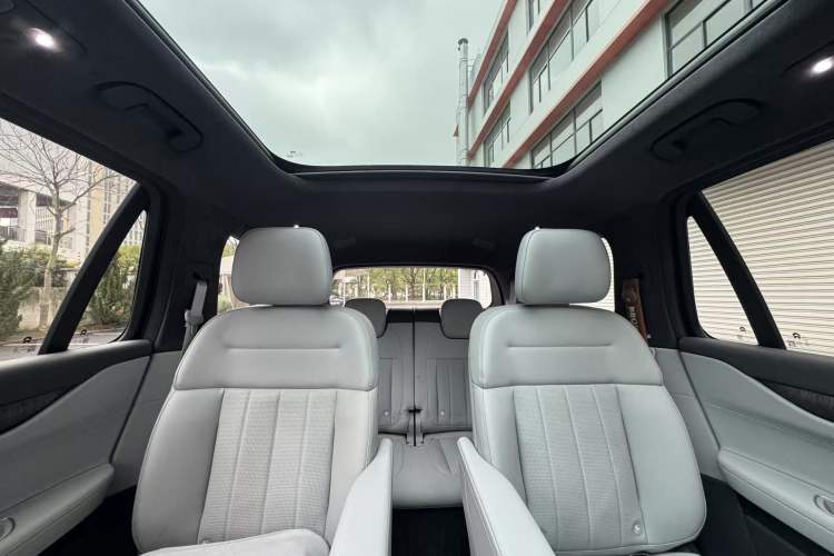 Used Nio ES8 2023 75 kWh Interior 1