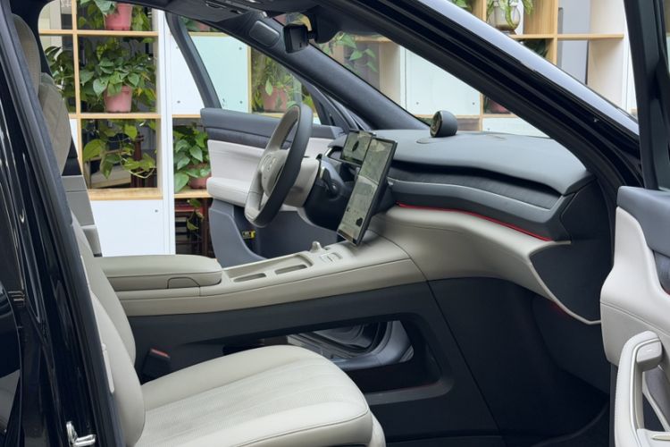 Used Nio ES8 2023 75 kWh Interior 10