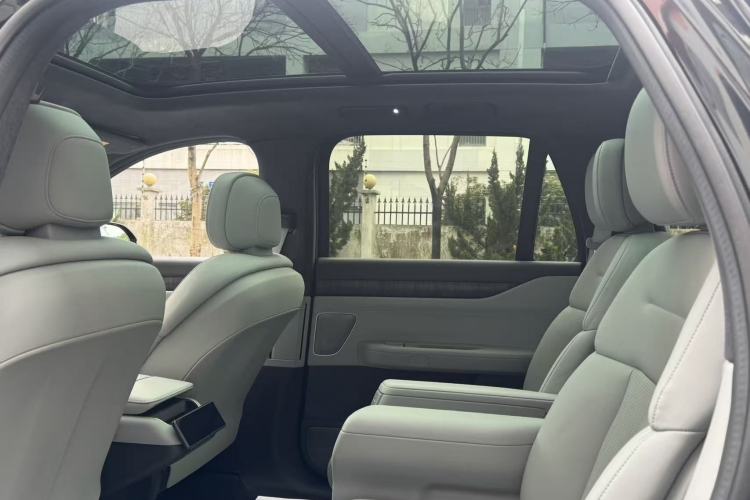 Used Nio ES8 2023 75 kWh Interior 3