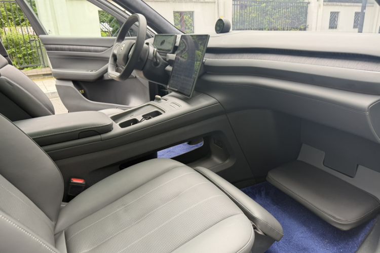 Used Nio ES8 2023 100kWh Signature Edition Interior 3