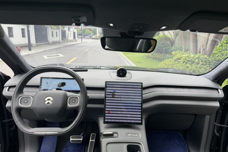 Used Nio ES8 2023 100kWh Signature Edition Interior 4