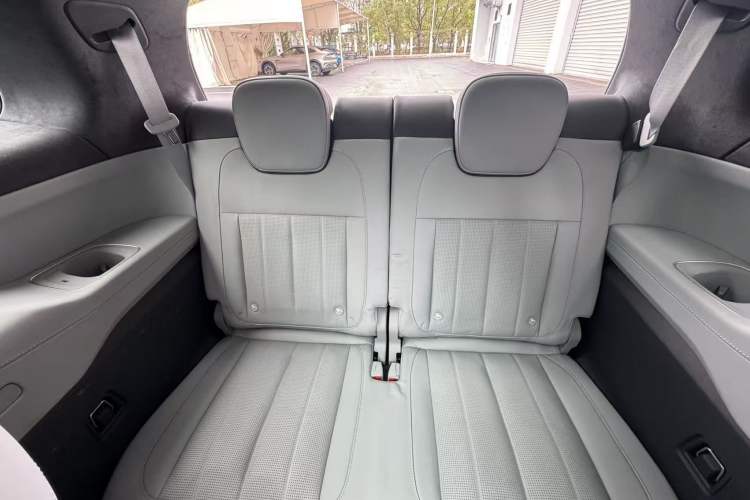 Used Nio ES8 2023 75 kWh Interior 5