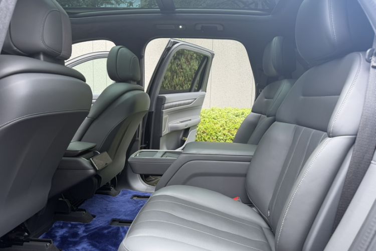 Used Nio ES8 2023 100kWh Signature Edition Interior 5