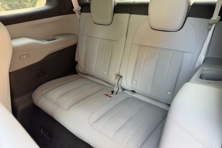 Used Nio ES8 2023 75 kWh Interior 5