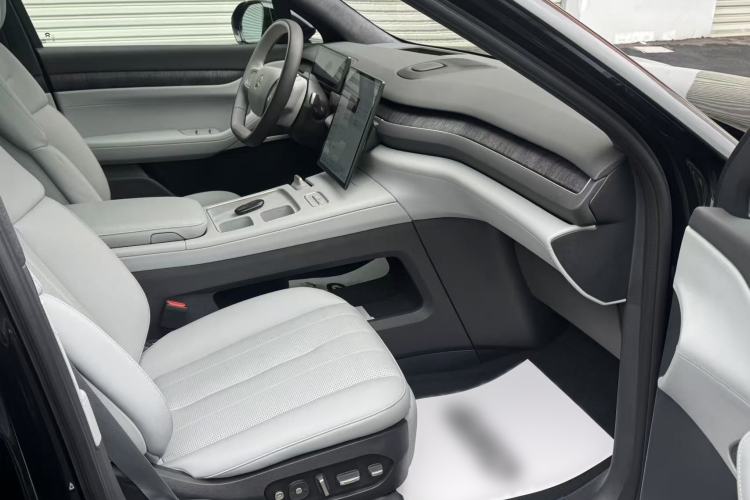 Used Nio ES8 2023 75 kWh Interior 6