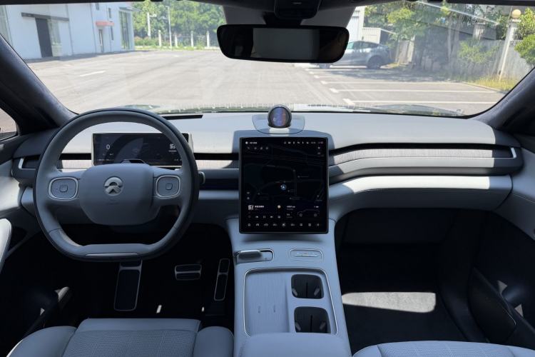 Used Nio ES8 2023 75 kWh Interior 6
