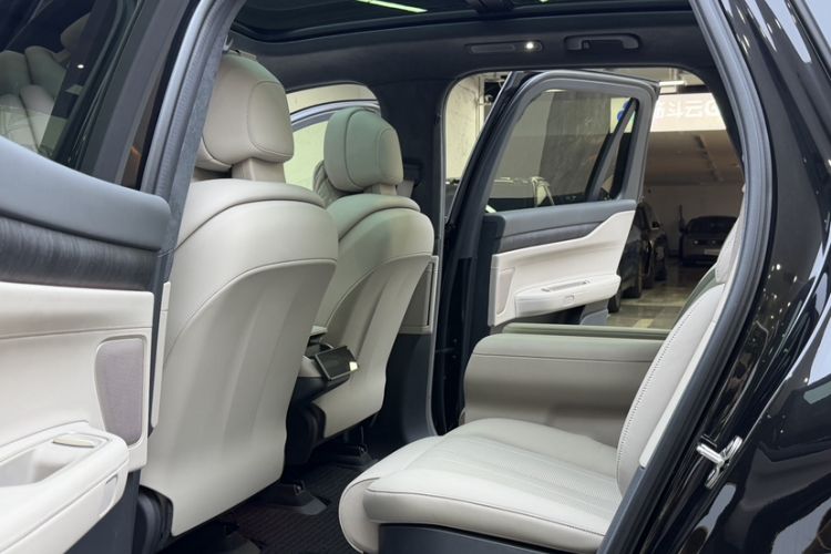 Used Nio ES8 2023 75 kWh Interior 8