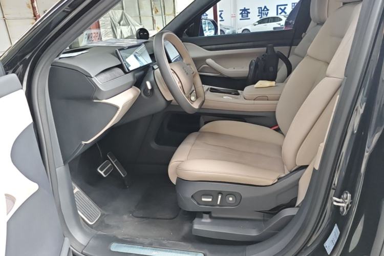 Used Nio ES8 2023 75 kWh Left Front Seat