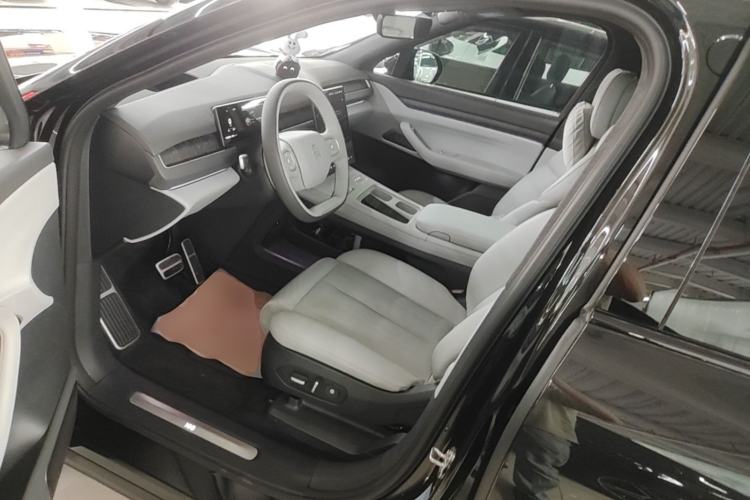 Used Nio ES8 2023 75 kWh Executive Edition Left Front Seat