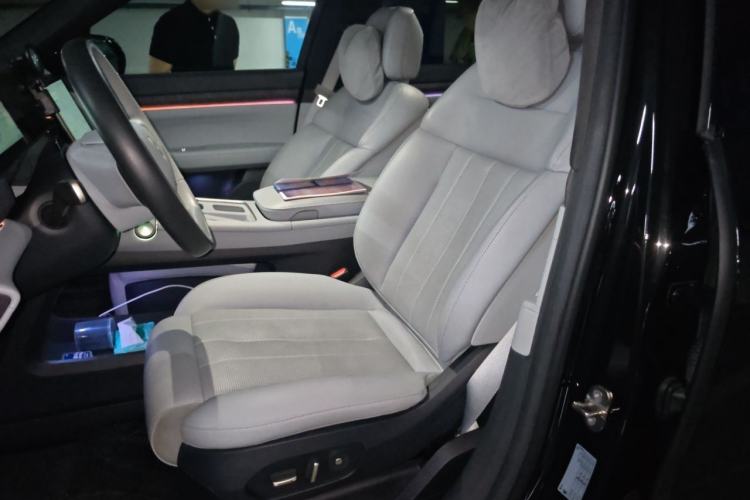 Used Nio ES8 2023 75 kWh Left Front Seat