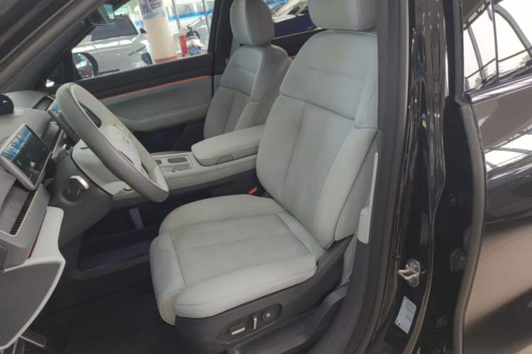 Used Nio ES8 2023 75 kWh Left Front Seat