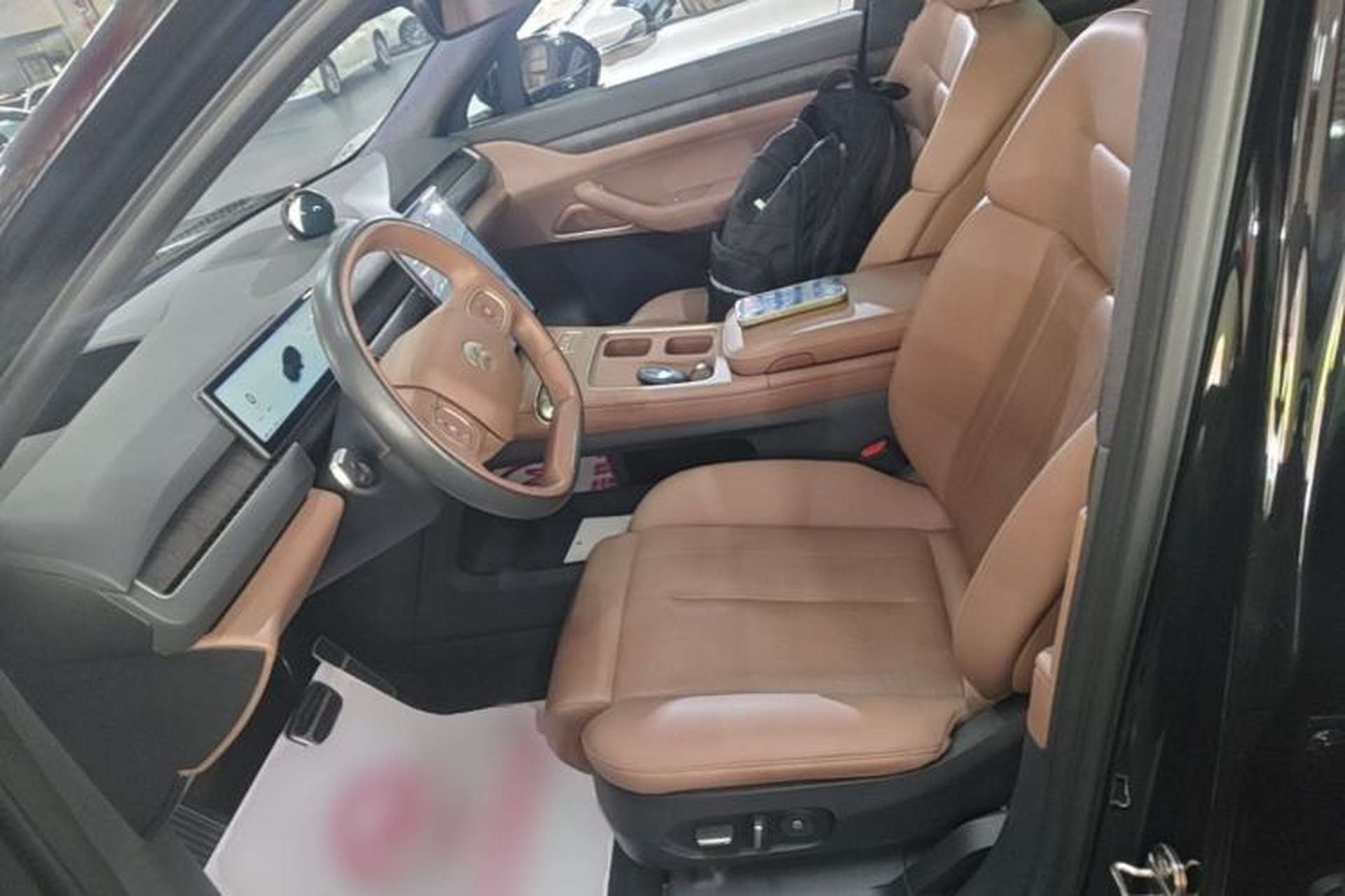 Used Nio ES8 2023 75 kWh Executive Edition Left Front Seat