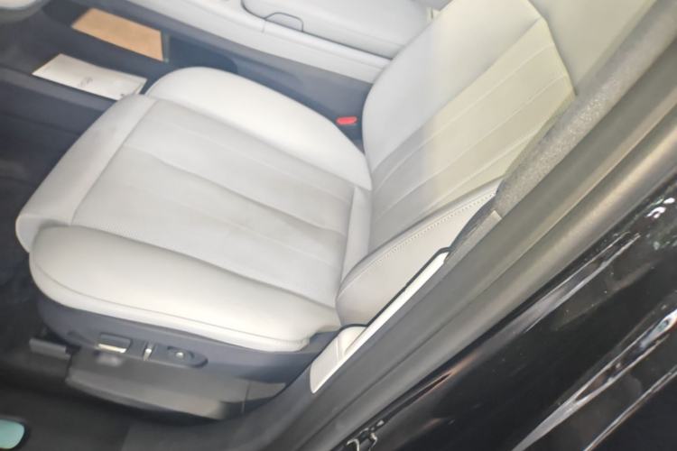 Used Nio ES8 2023 75 kWh Executive Edition Left Front Seat