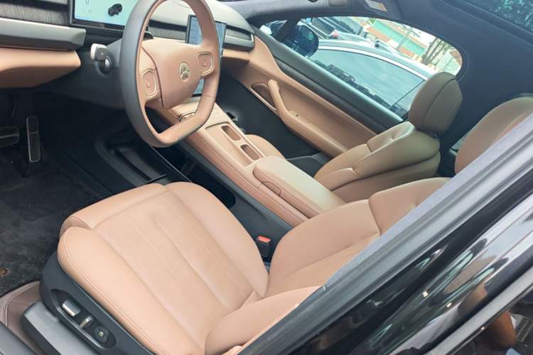 Used Nio ES8 2023 75 kWh Left Front Seat