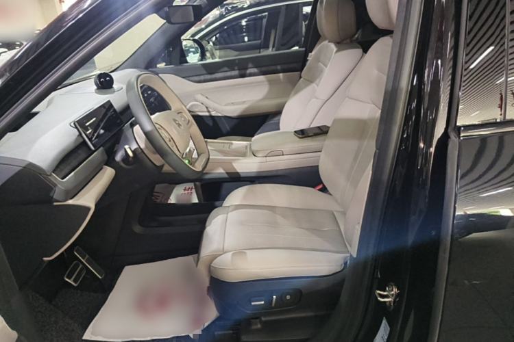 Used Nio ES8 2023 100kWh Executive Edition Left Front Seat