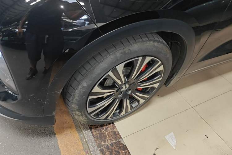 Used Nio ES8 2023 75 kWh Left Front Wheel Hub