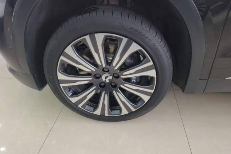 Used Nio ES8 2023 75 kWh Left Front Wheel Hub
