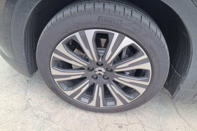 Used Nio ES8 2023 75 kWh Left Front Wheel Hub
