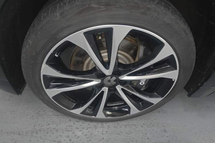 Used Nio ES8 2023 100kWh Signature Edition Left Front Wheel Hub