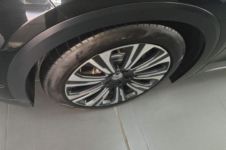 Used Nio ES8 2023 75 kWh Executive Edition Left Front Wheel Hub