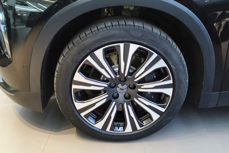 Used Nio ES8 2023 100kWh Left Front Wheel Hub