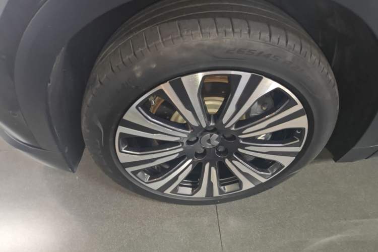 Used Nio ES8 2023 75 kWh Executive Edition Left Front Wheel Hub