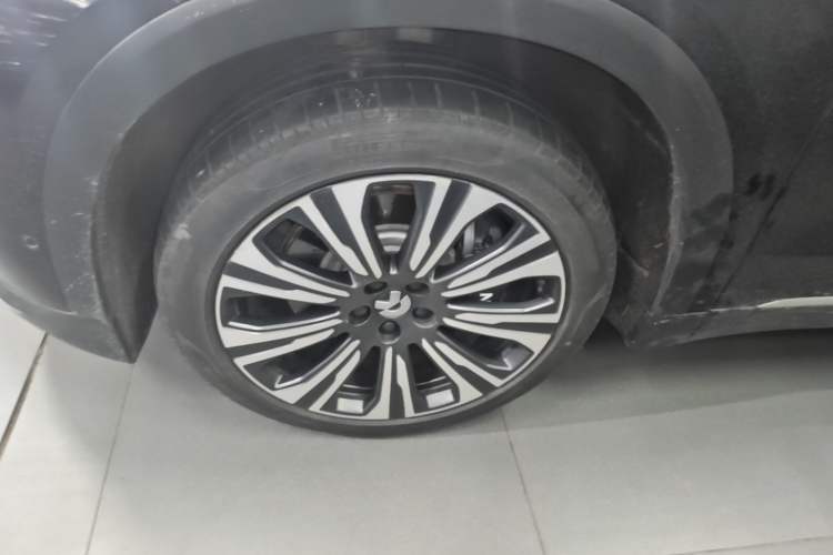 Used Nio ES8 2023 75 kWh Left Front Wheel Hub