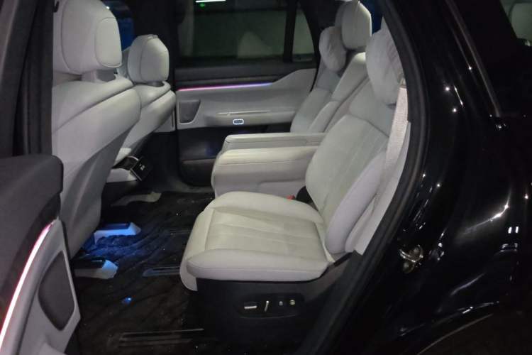 Used Nio ES8 2023 75 kWh Left Rear Seat