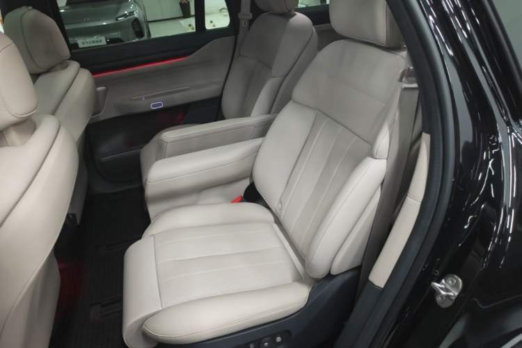 Used Nio ES8 2023 75 kWh Left Rear Seat