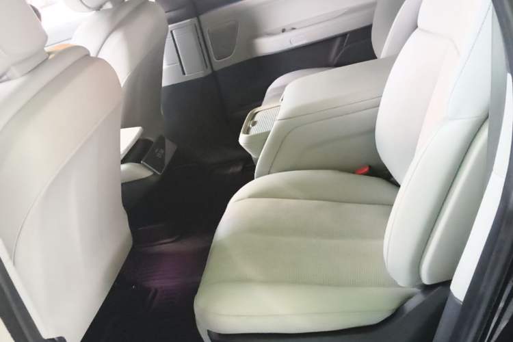 Used Nio ES8 2023 75 kWh Executive Edition Left Rear Seat