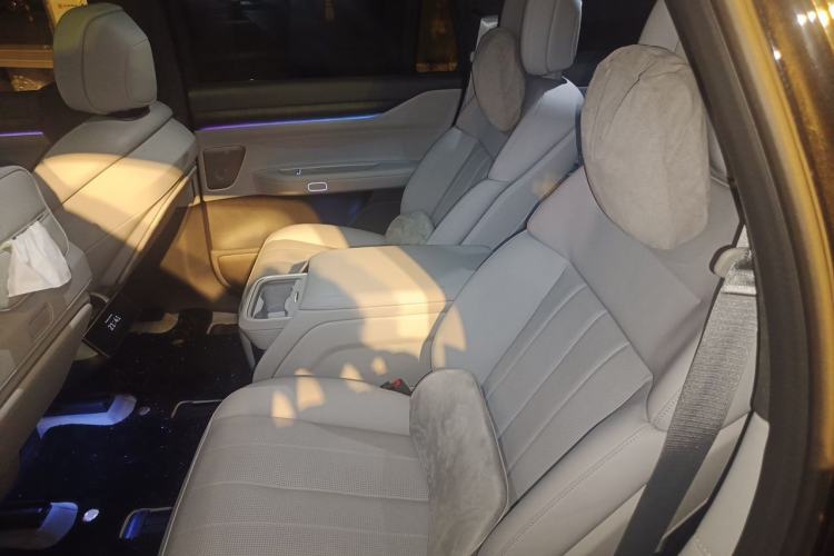Used Nio ES8 2023 75 kWh Executive Edition Left Rear Seat