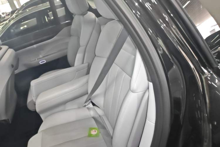 Used Nio ES8 2023 75 kWh Left Rear Seat