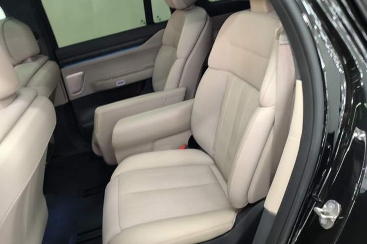 Used Nio ES8 2023 75 kWh Left Rear Seat