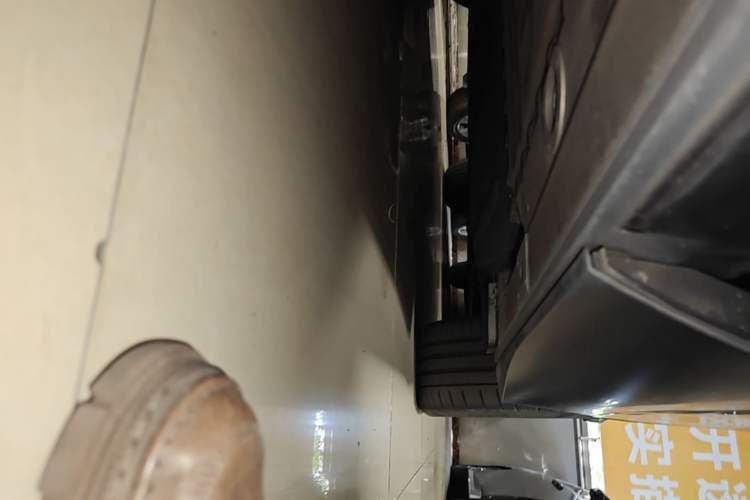 Used Nio ES8 2023 75 kWh Left Side Sill