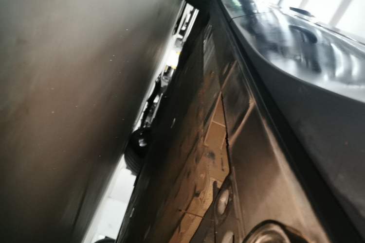 Used Nio ES8 2023 100kWh Signature Edition Left Side Sill