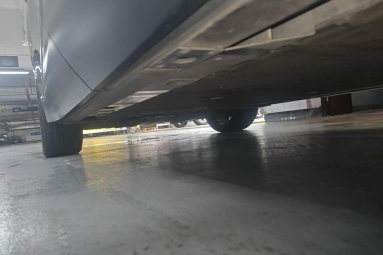 Used Nio ES8 2023 100kWh Signature Edition Left Side Sill