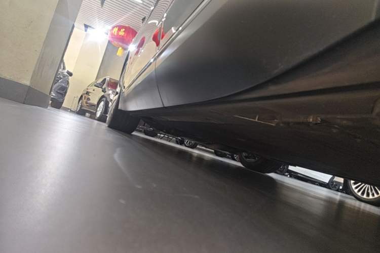 Used Nio ES8 2023 75 kWh Executive Edition Left Side Sill