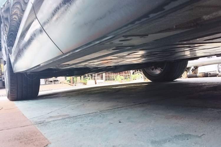Used Nio ES8 2023 75 kWh Executive Edition Left Side Sill